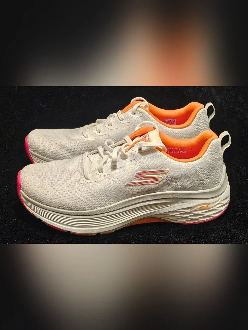 Skechers Max Cushioning Arch Fit sneakers